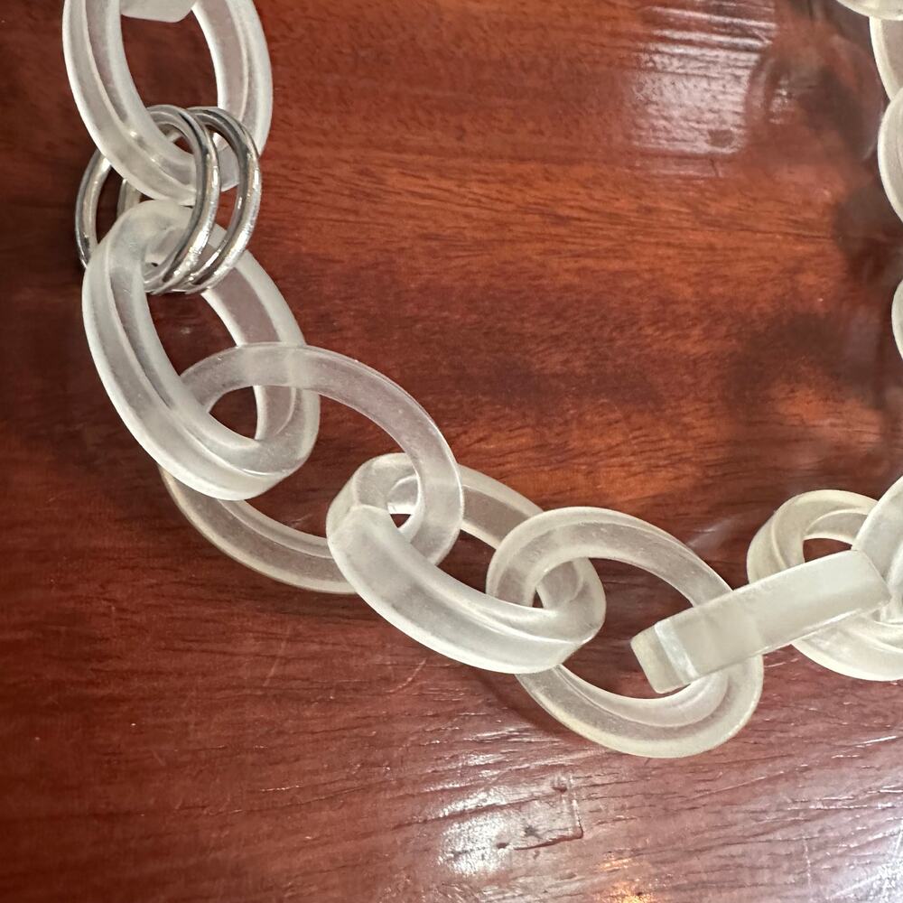 R.J. Graziano Frosted Lucite Chain Links Necklace Statement Jewelry White Silver - Picture 2 of 15